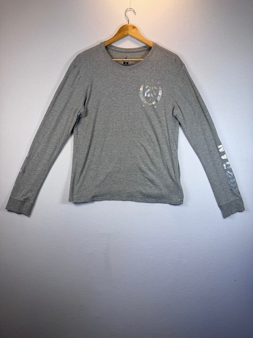 Air Jordan Shirt Womens Medium Gray Crew Neck Jumpman Graphic Long Sleeve
